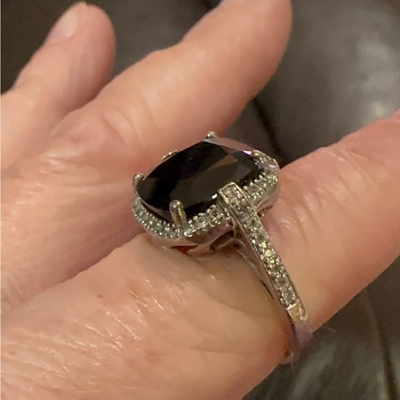 Onyx and diamond sterling silver ring. Size 7.5 - Picture 5 of 12